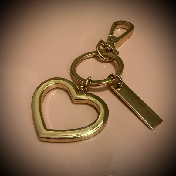 Aldo NWOT Heart Bag Charm Key Holder - Picture 3 of 3